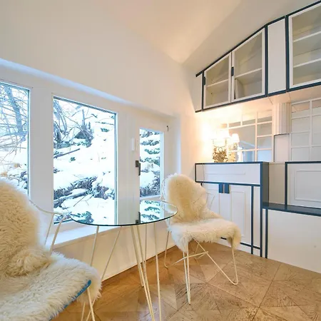 Hildy's Apartment