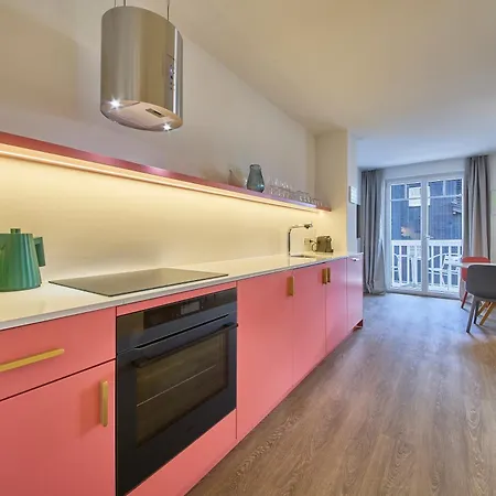 Hildy's Apartment *