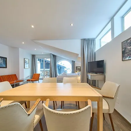 Hildy's Apartment *