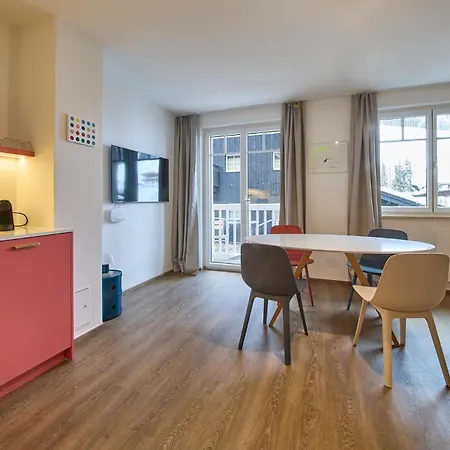 Hildy's Apartment *